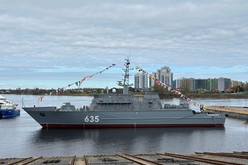 Тральщик 12700 александрит