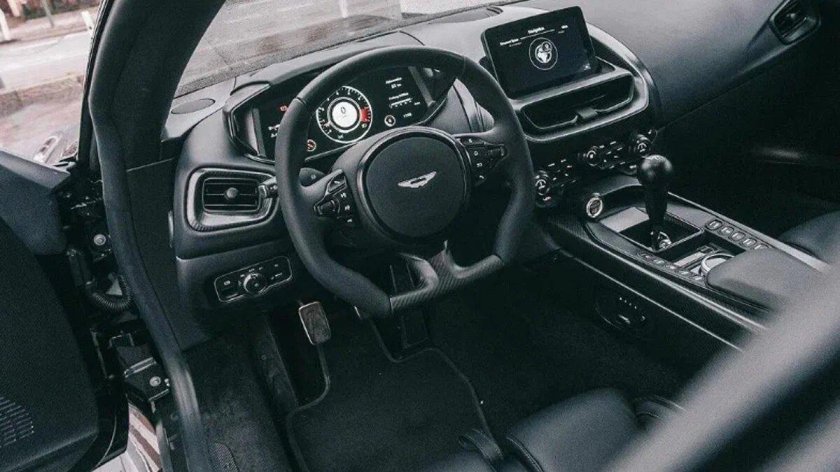Aston martin vantage 2021 салон