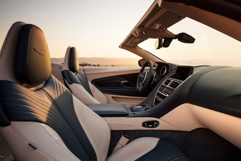 Астон Мартин db11 салон