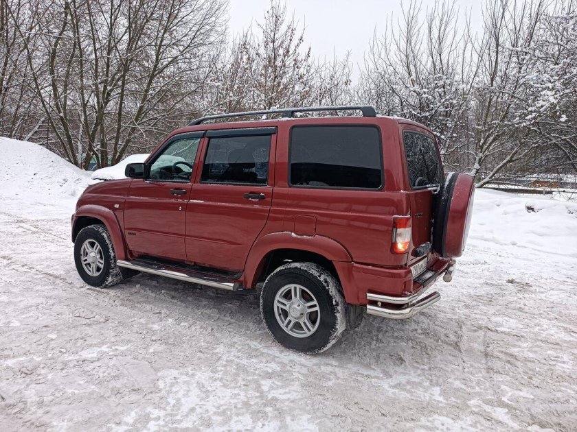 Красный УАЗ