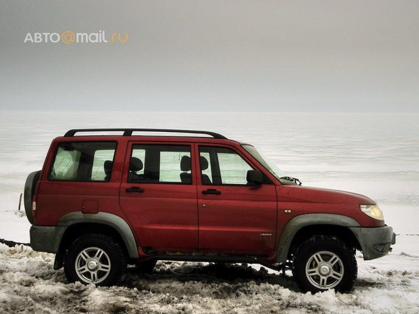 УАЗ Патриот красный