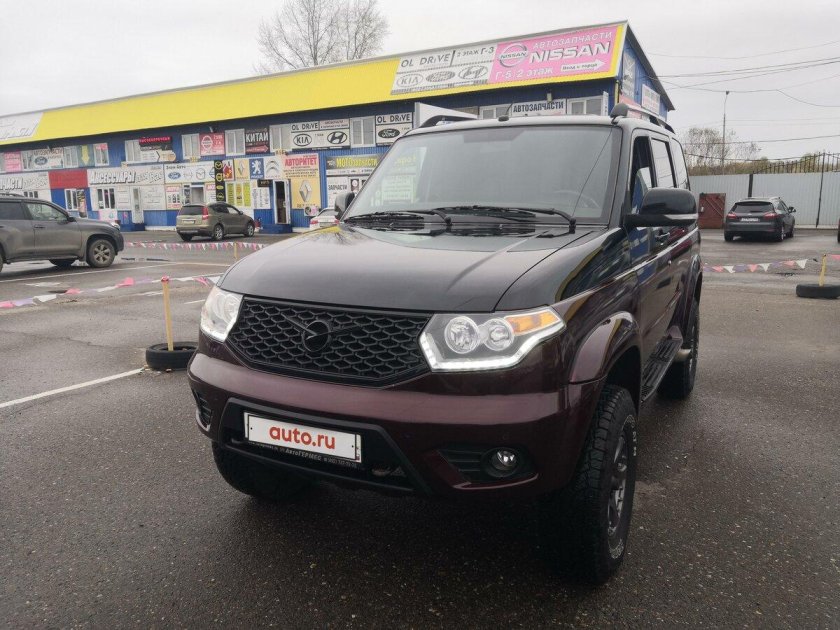 Красный УАЗ