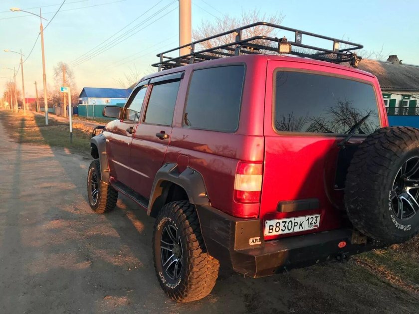 УАЗ Патриот красный