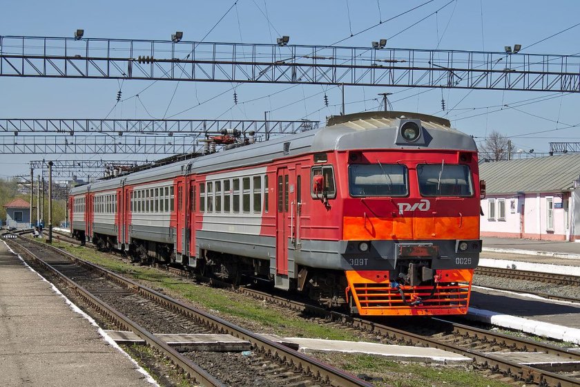 Электропоезд эд9т