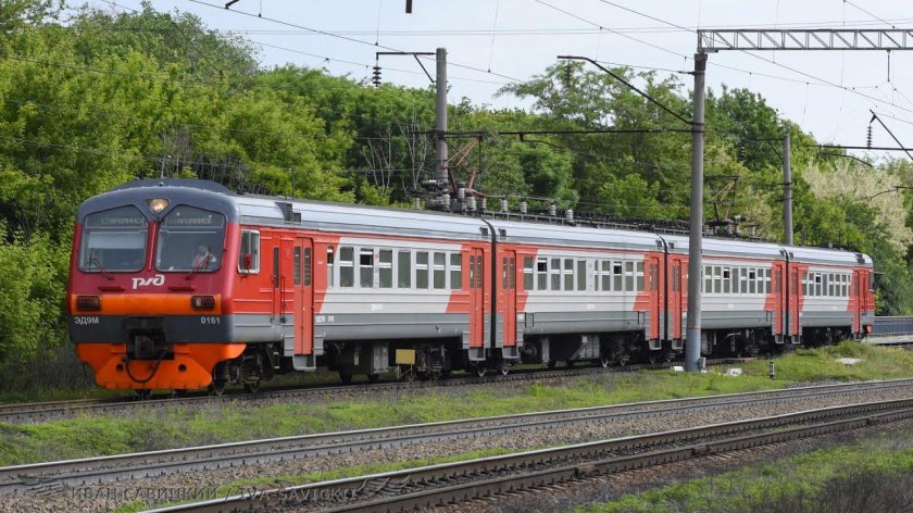 Электропоезд эд9м 63