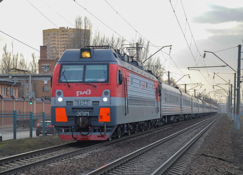 Поезд 033м/034м москва — владикавказ
