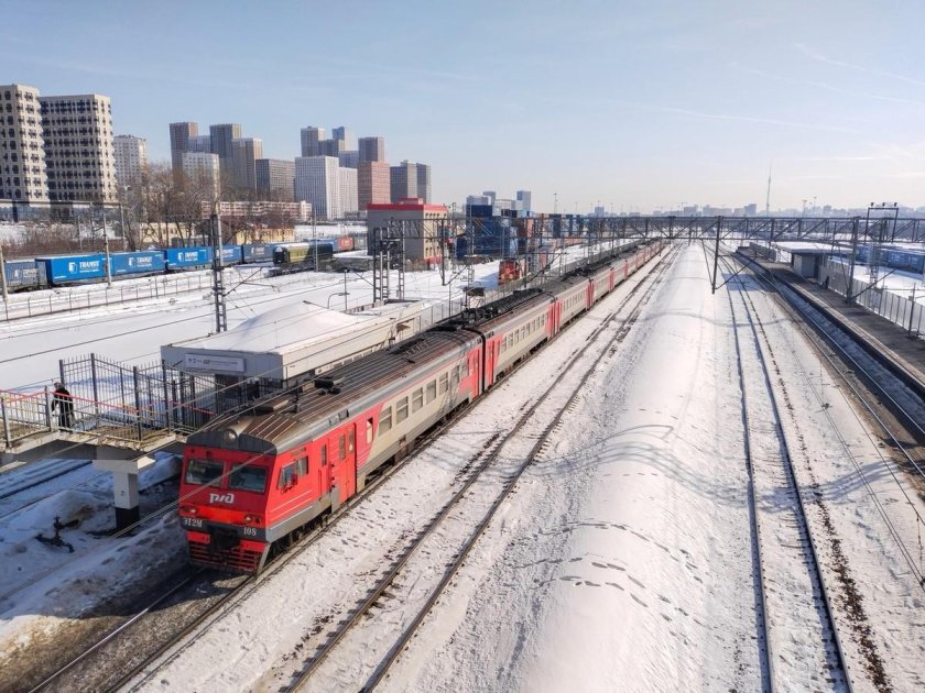 Электропоезд эт 2 м