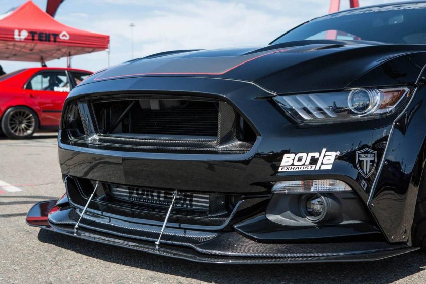 Форд Мустанг 2015 в обвесе