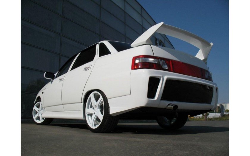 Обвес фанат на ВАЗ 2110