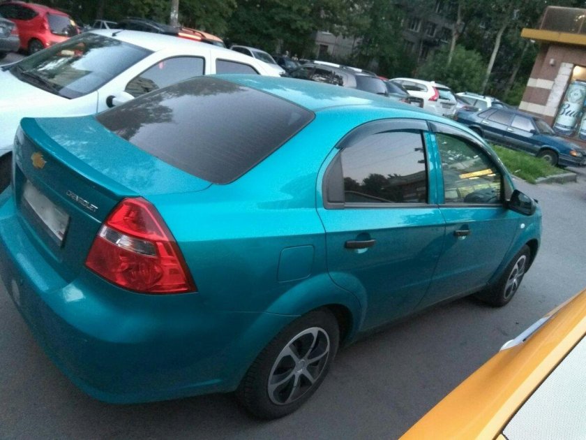 Chevrolet Aveo голубой