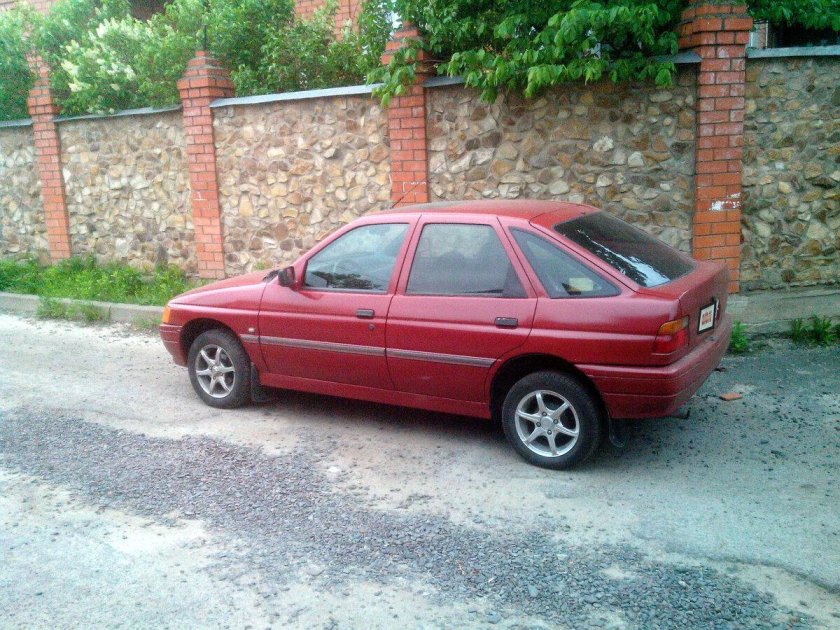 Форд 1993 хэтчбек