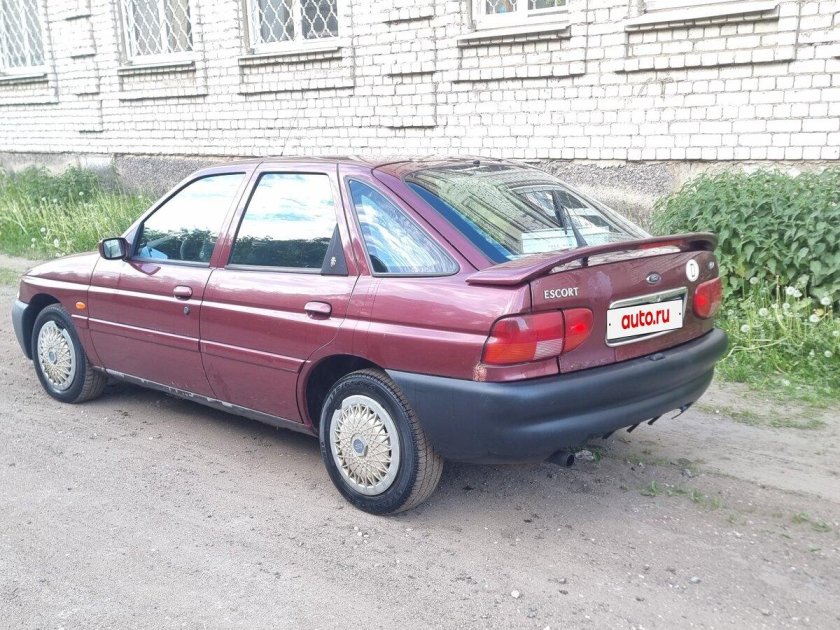 Форд эскорт. 1996 5 поколение