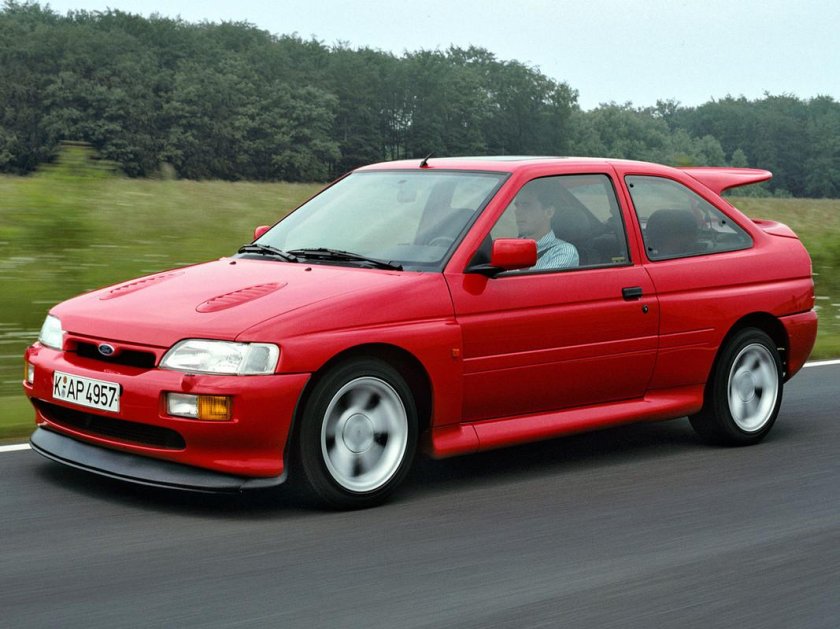 Форд Cosworth RS