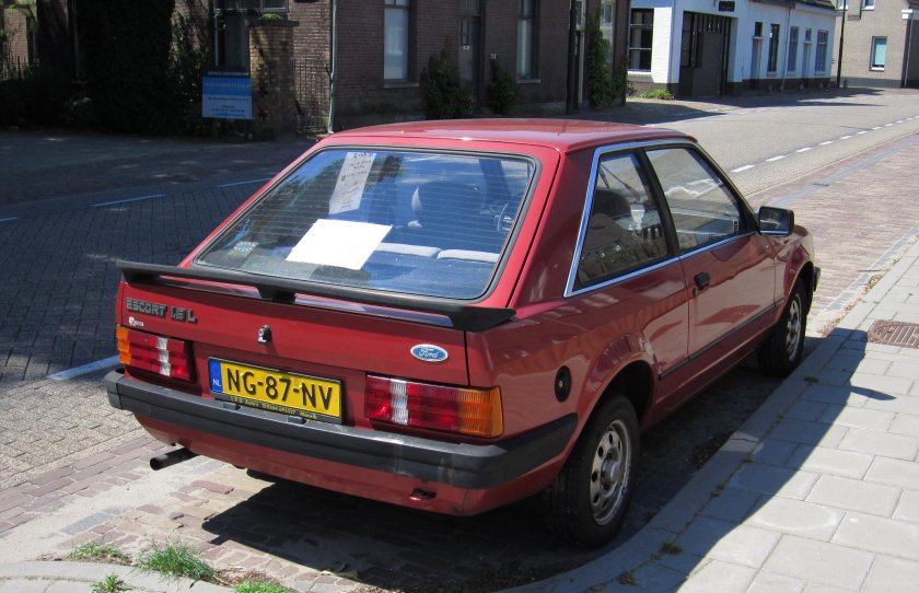 Форд эскорт, 1981 г