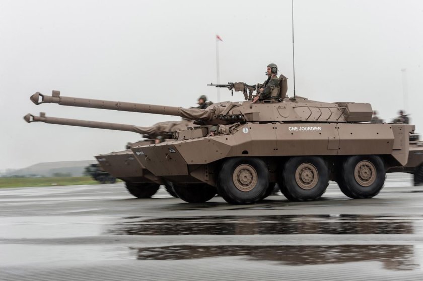 AMX-10rc колесный танк