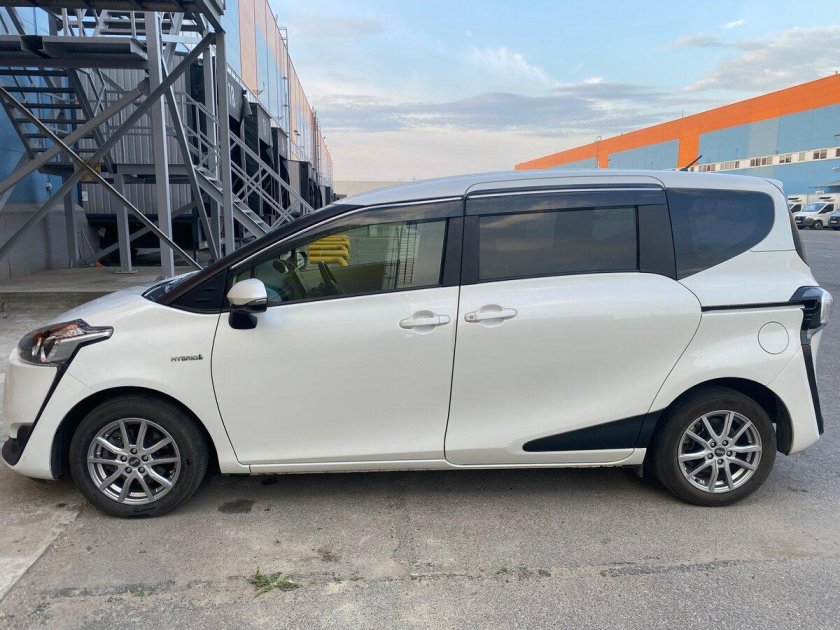 Тойота сиента 2017