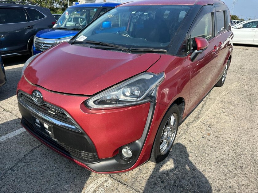 Toyota sienta 2017