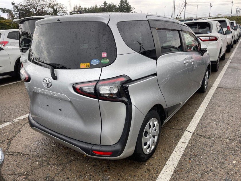 Тойота сиента