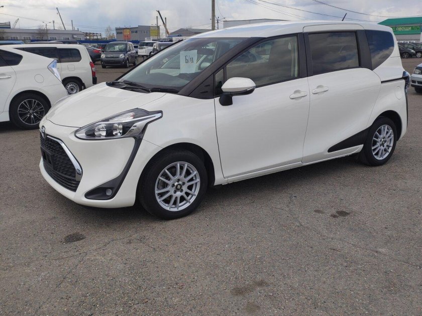 Тойота Сиента 2018