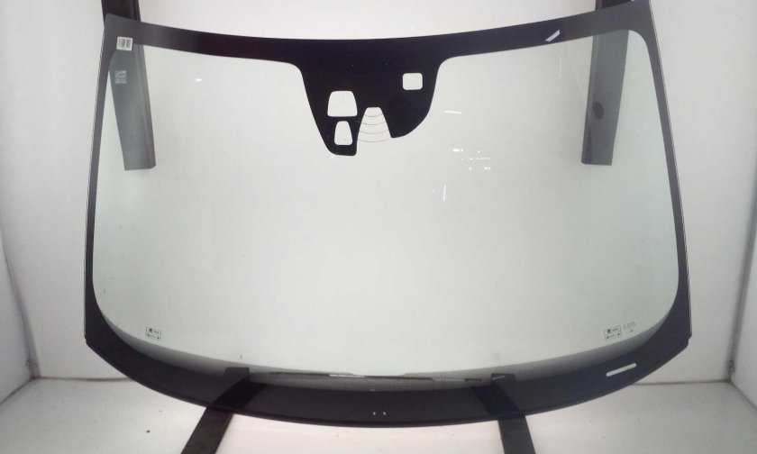 Лобовое стекло volvo