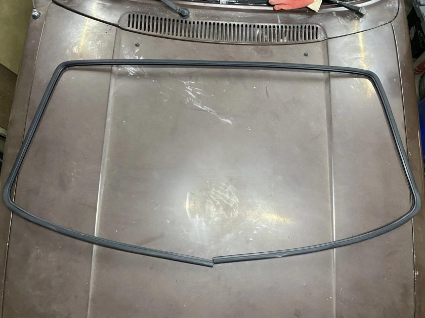 Молдинг заднего стекла мерседес 211