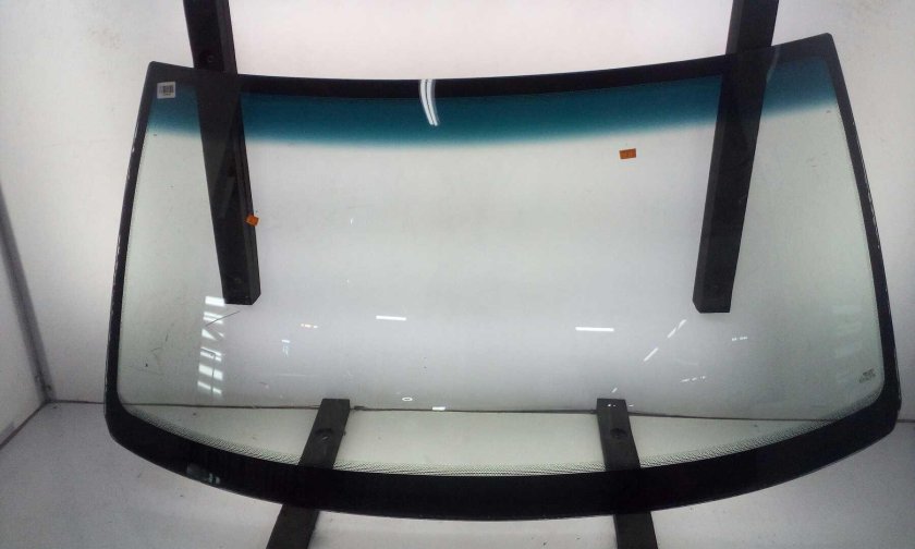 Лобовое стекло