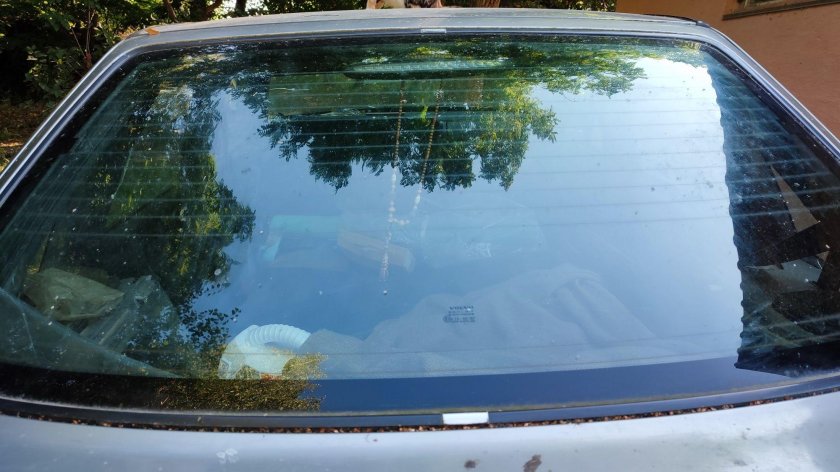 Заднее стекло