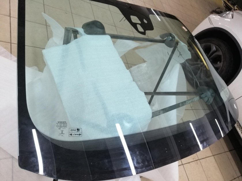 Фальш стекла на Вольво