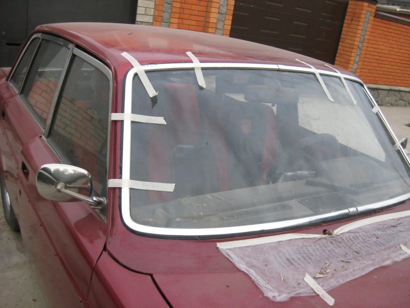 Лобовое стекло Вольво 240