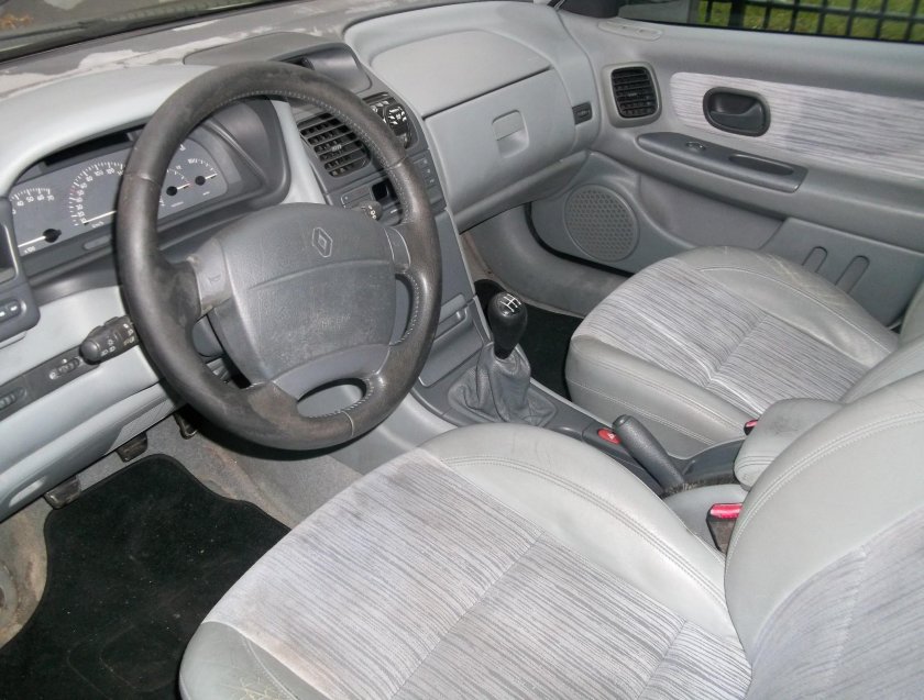 Рено Лагуна 1 салон