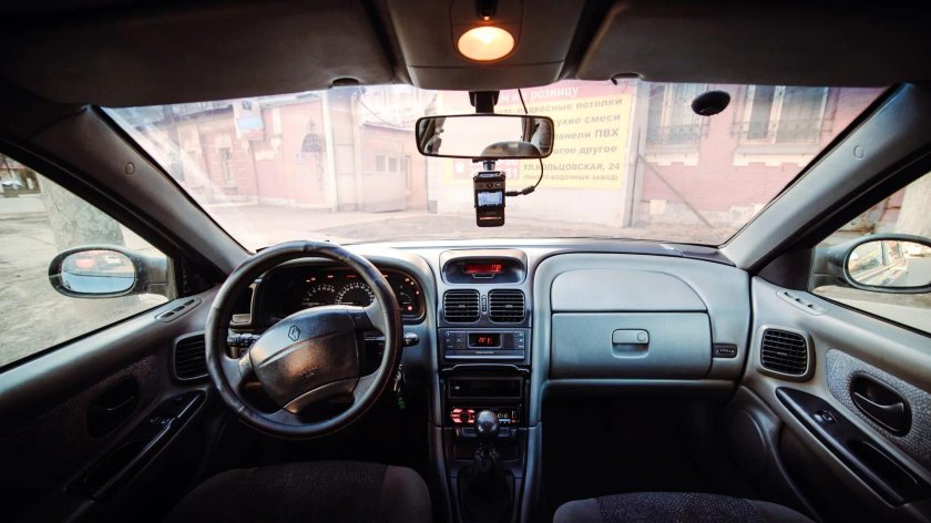 Renault Laguna 1999 салон