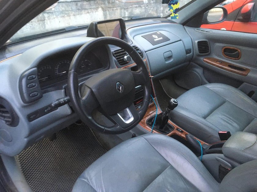 Рено Лагуна 1 салон