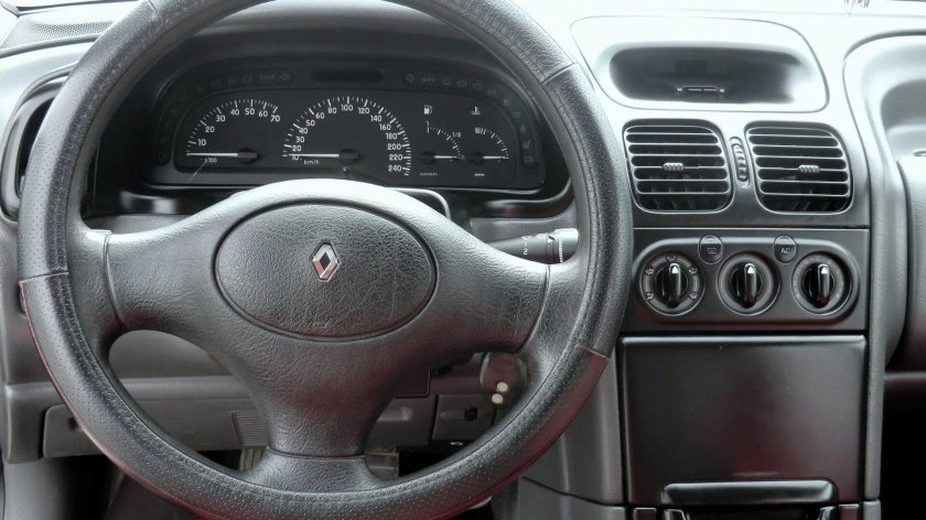 Рено Лагуна 1 салон