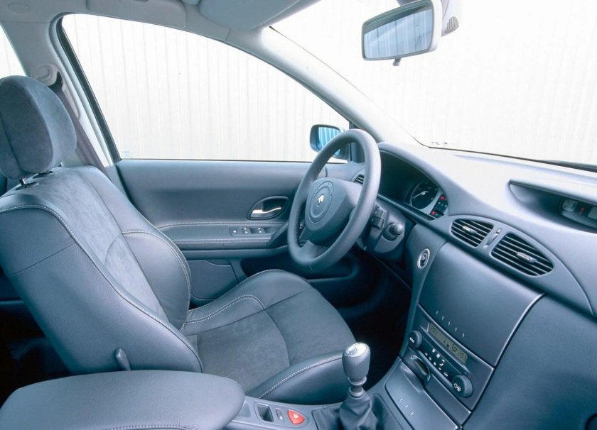 Renault Laguna 2002 салон