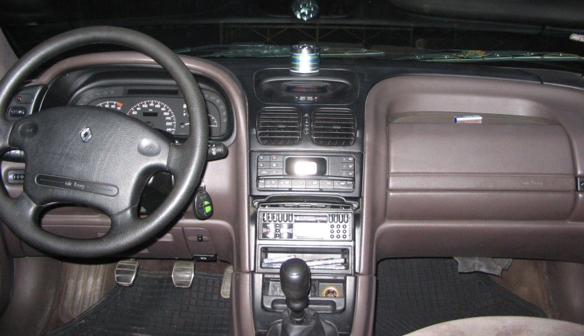 Renault Laguna салон 1994