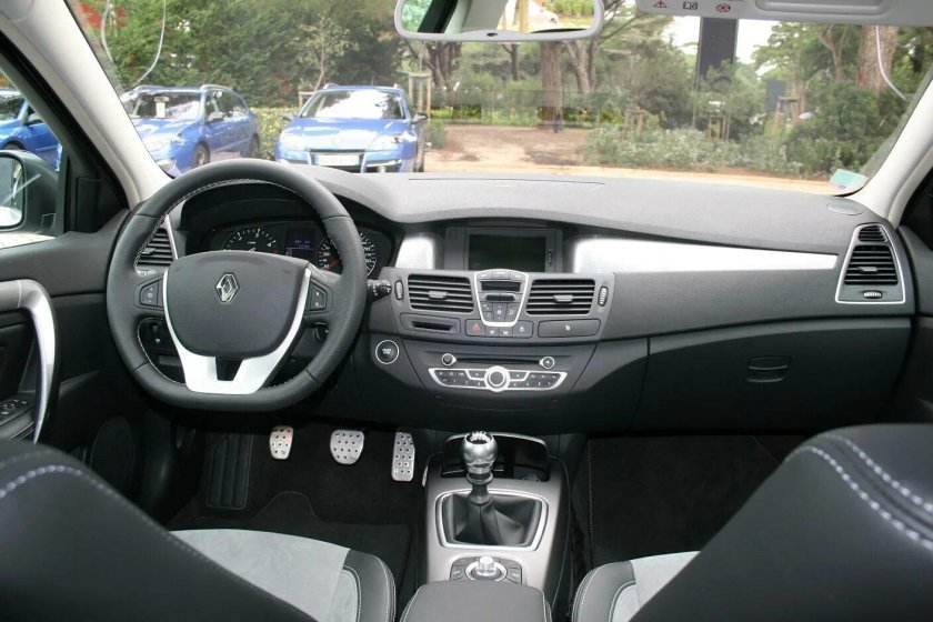 Renault Laguna 3 салон