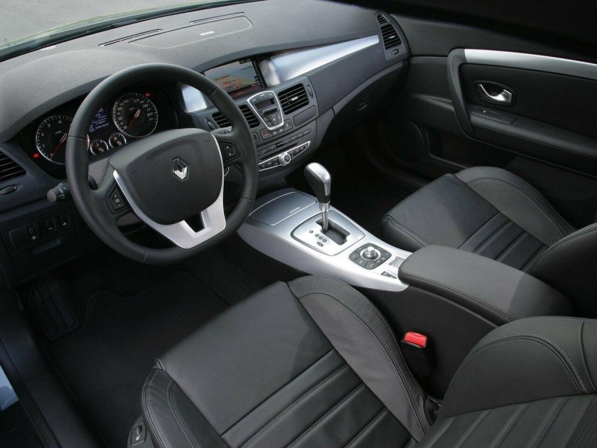 Renault Laguna 3 салон