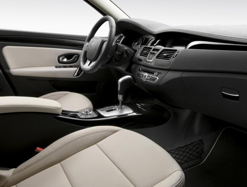 Рено Лагуна 3 салон