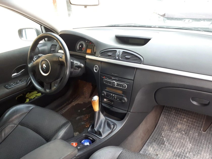 Рено Лагуна 2 салон