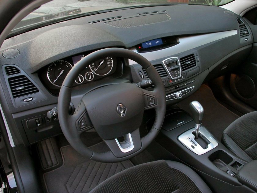 Renault Laguna 3 салон