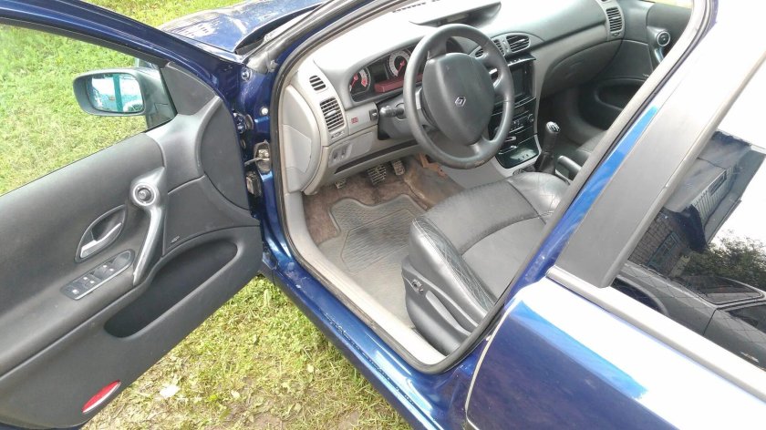 Renault Laguna 2002 салон