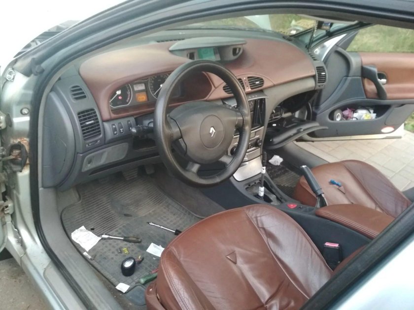 Рено Лагуна 2 салон