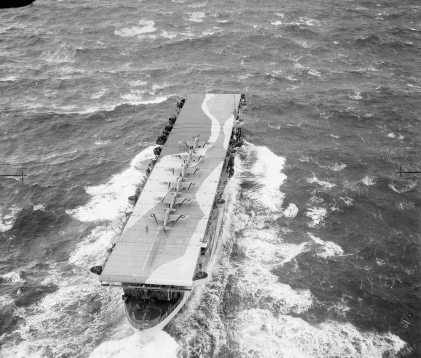 Эскортный авианосец Эвенджер