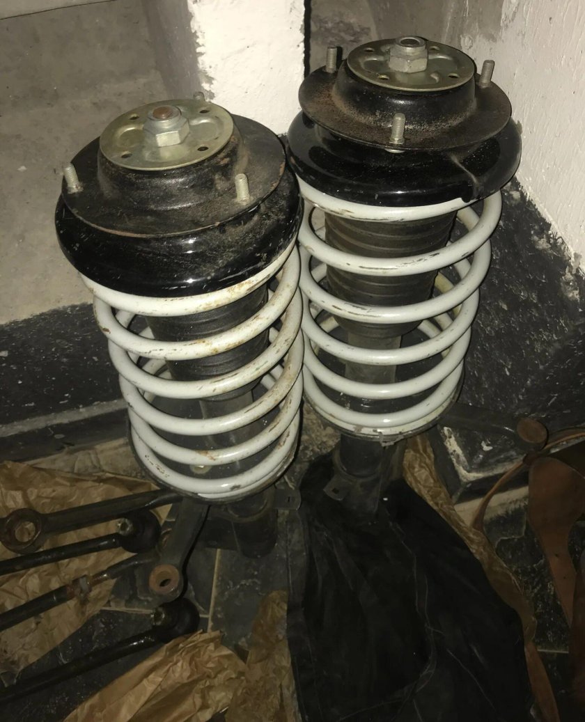 Передние стойки