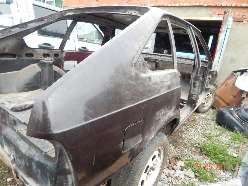 Кузовные запчасти Москвич 2141