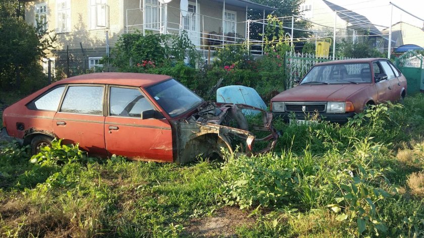 Брошенный москвич 2141