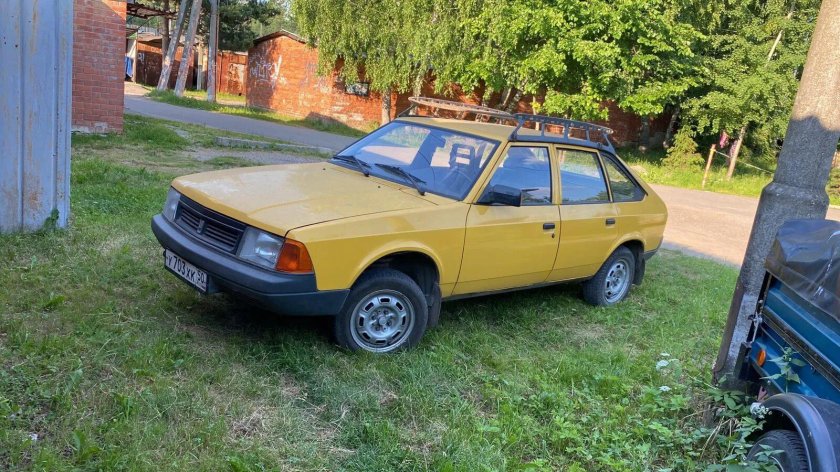 Москвич 2141 желтый