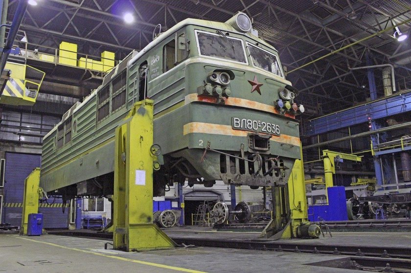 Кузов электровоза вл80с