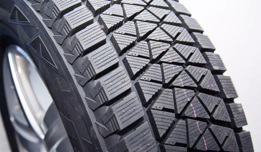 Bridgestone Blizzak DM-v2