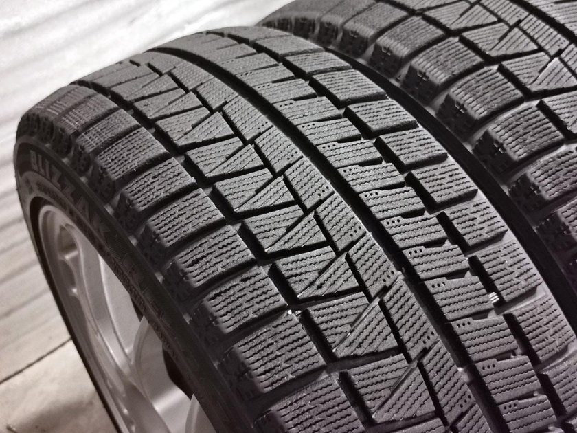 Зимние шины bridgestone blizzak revo gz 215